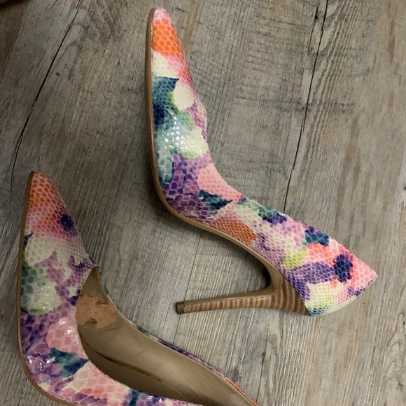 Saks Fifth Avenue Leather Heels - Picture 3 of 10